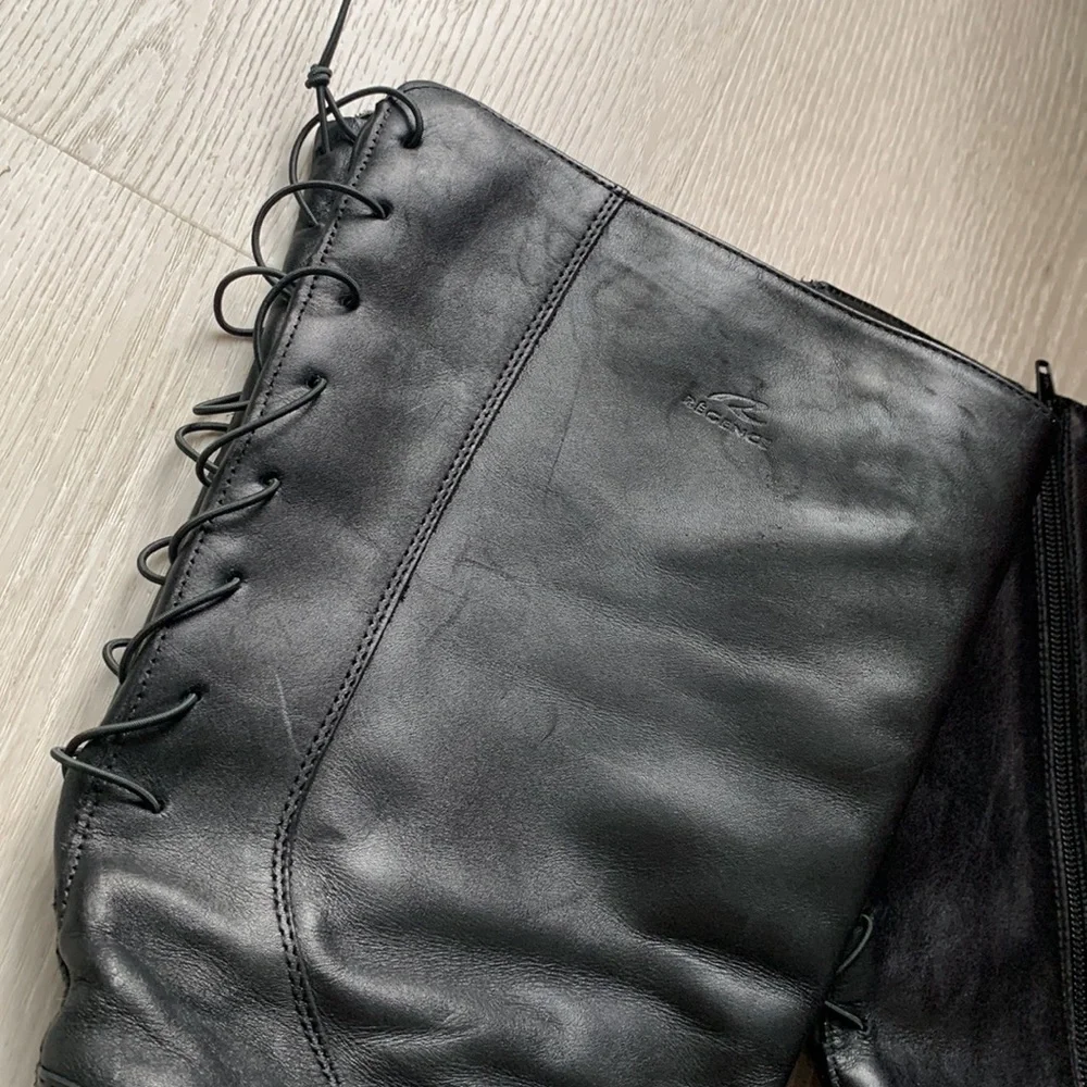 Size 9 1/2 B.Regence Black Leather‎ Boots Made In Canada lace up wide zipper
